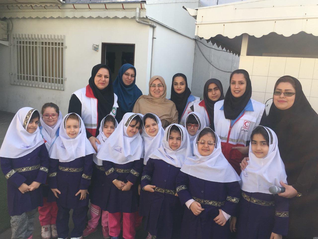 مانور سراسری زلزله در دبستان باران اندیشه